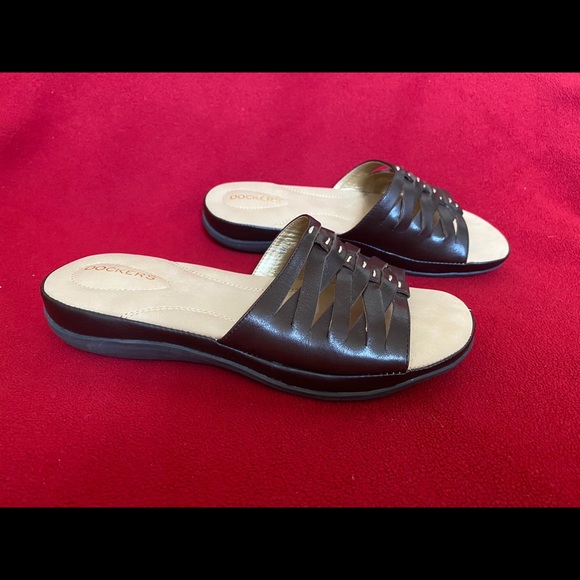 Dockers- slides - Picture 2 of 3